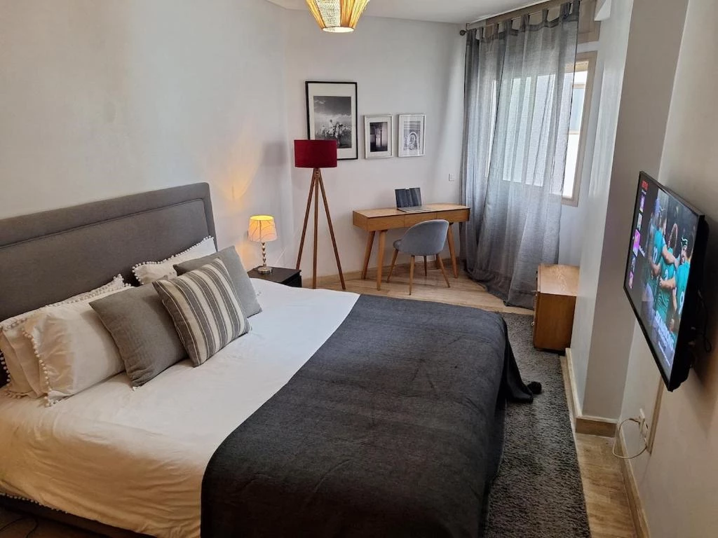 Grand appartement de luxe vue mer bedroom