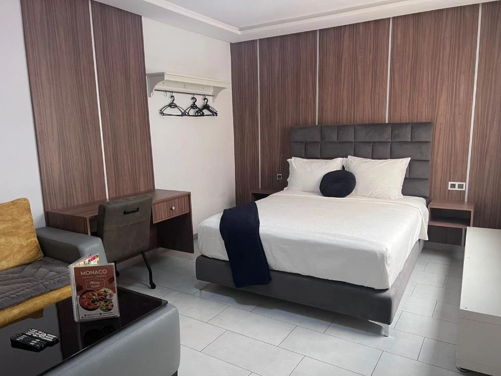 Appart Hotel Monaco room