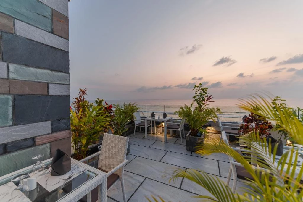 avari beach maldives