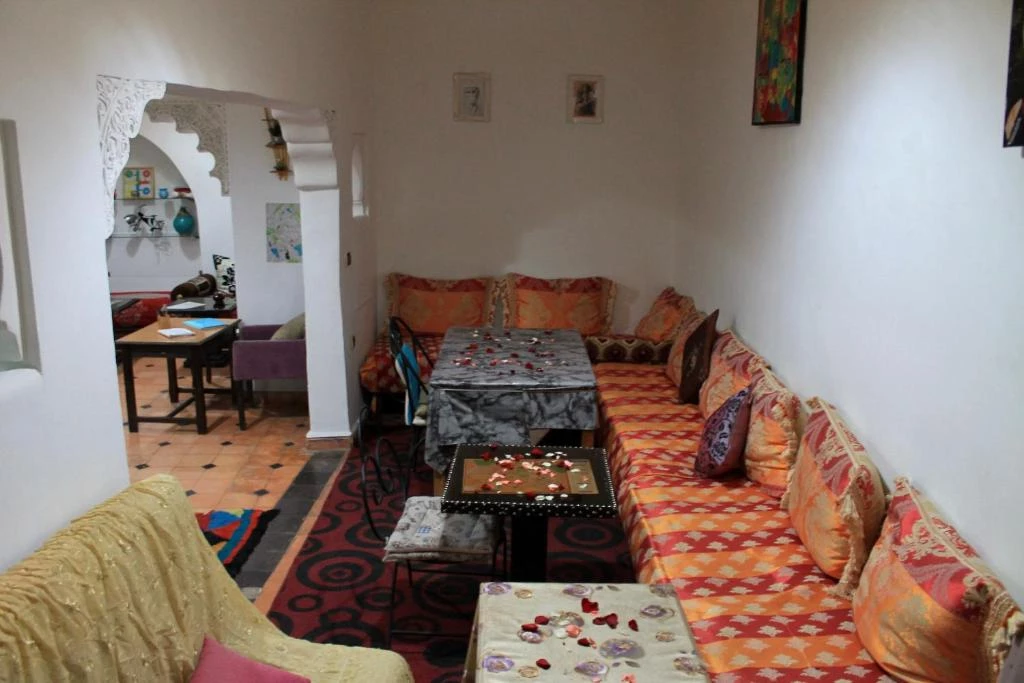 hostel kif kif
